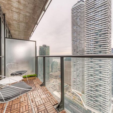 Stylish Newly Furnished Condo With Beautiful Lake View Toronto Dış mekan fotoğraf