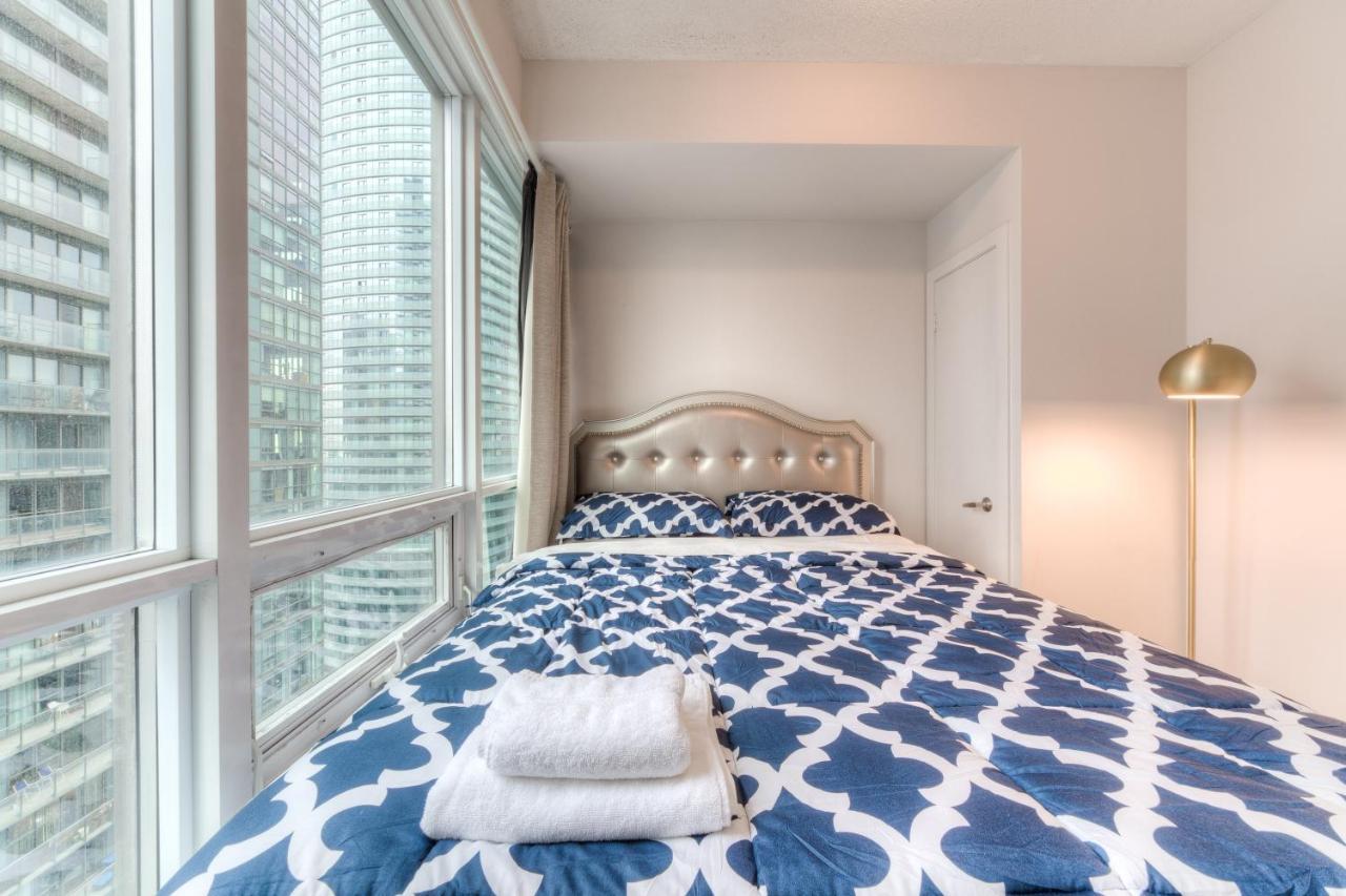 Stylish Newly Furnished Condo With Beautiful Lake View Toronto Dış mekan fotoğraf