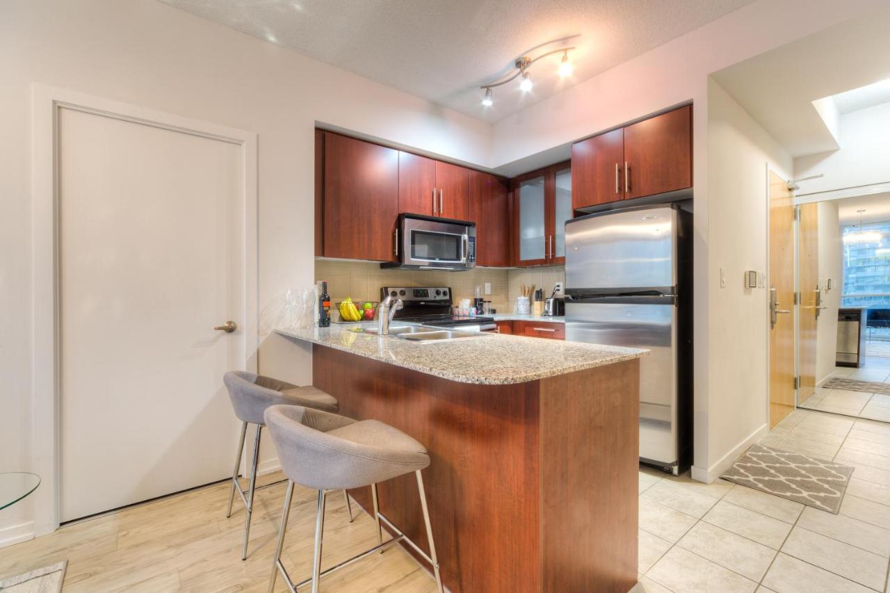 Stylish Newly Furnished Condo With Beautiful Lake View Toronto Dış mekan fotoğraf