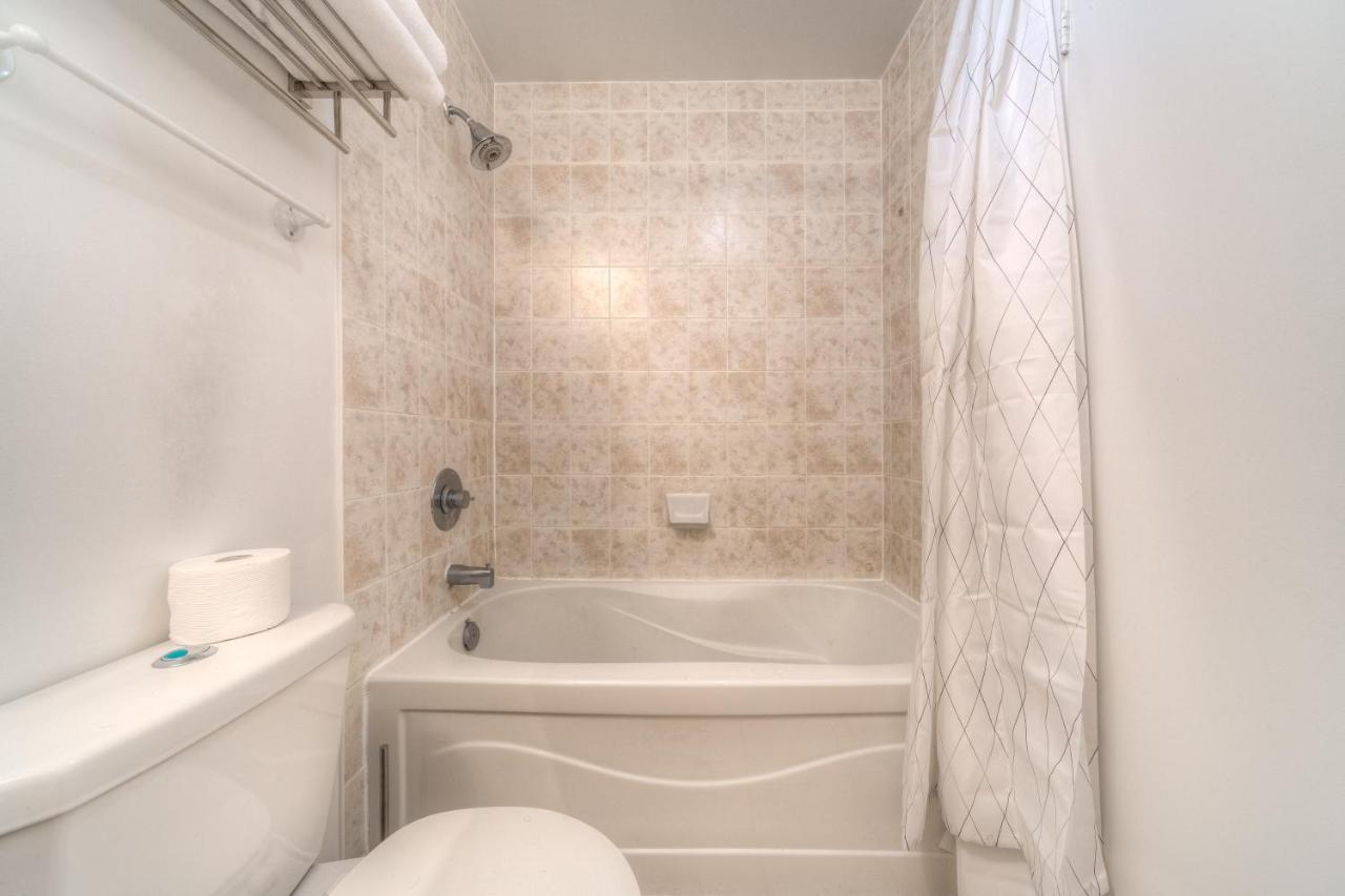 Stylish Newly Furnished Condo With Beautiful Lake View Toronto Dış mekan fotoğraf