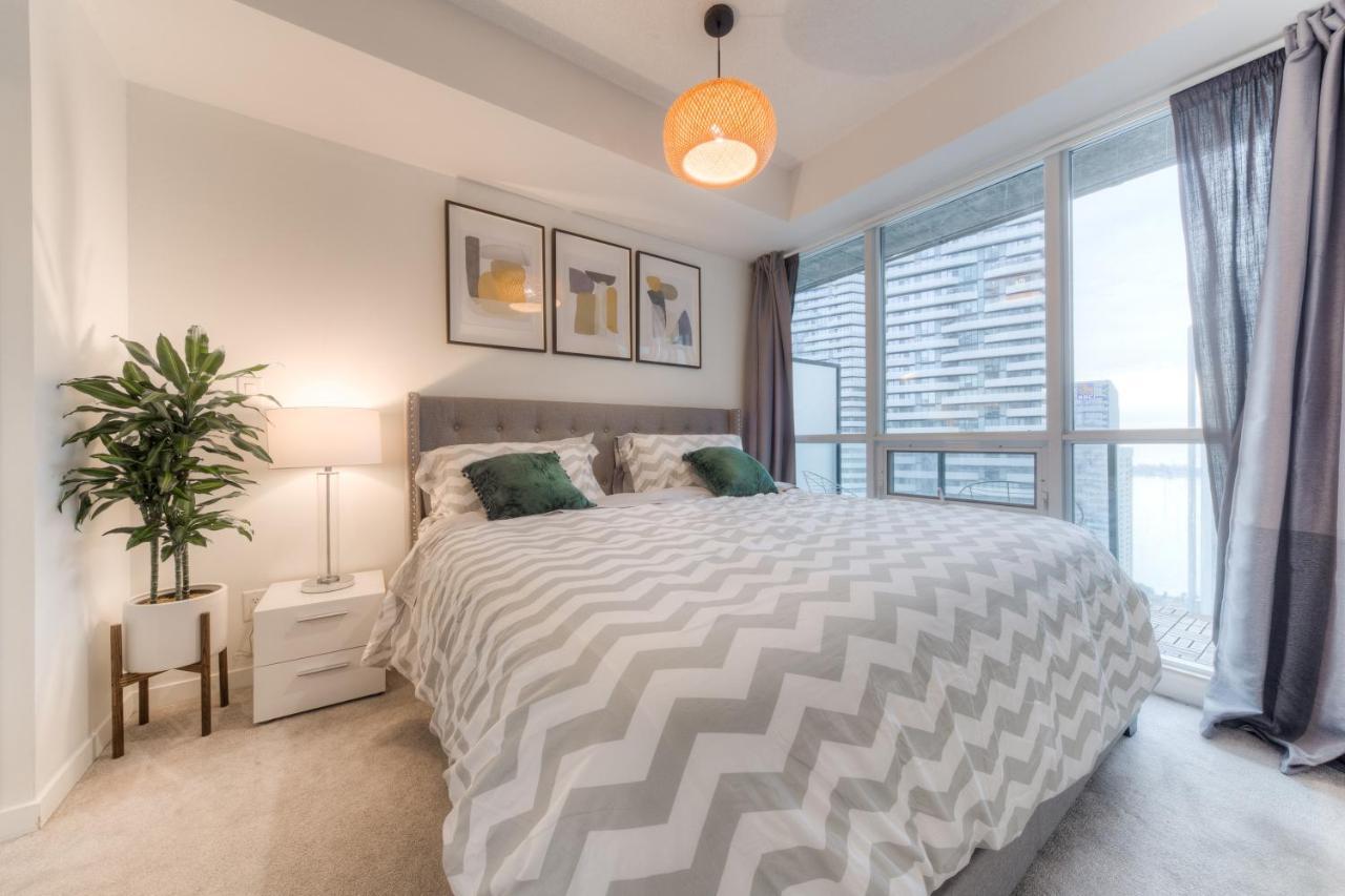 Stylish Newly Furnished Condo With Beautiful Lake View Toronto Dış mekan fotoğraf